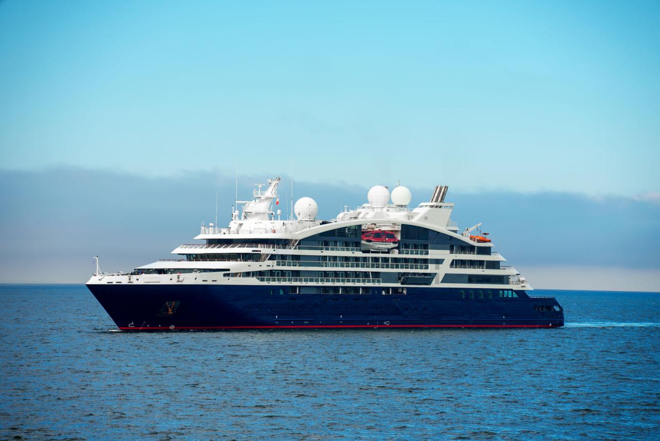 Passenger / Cruise Ship